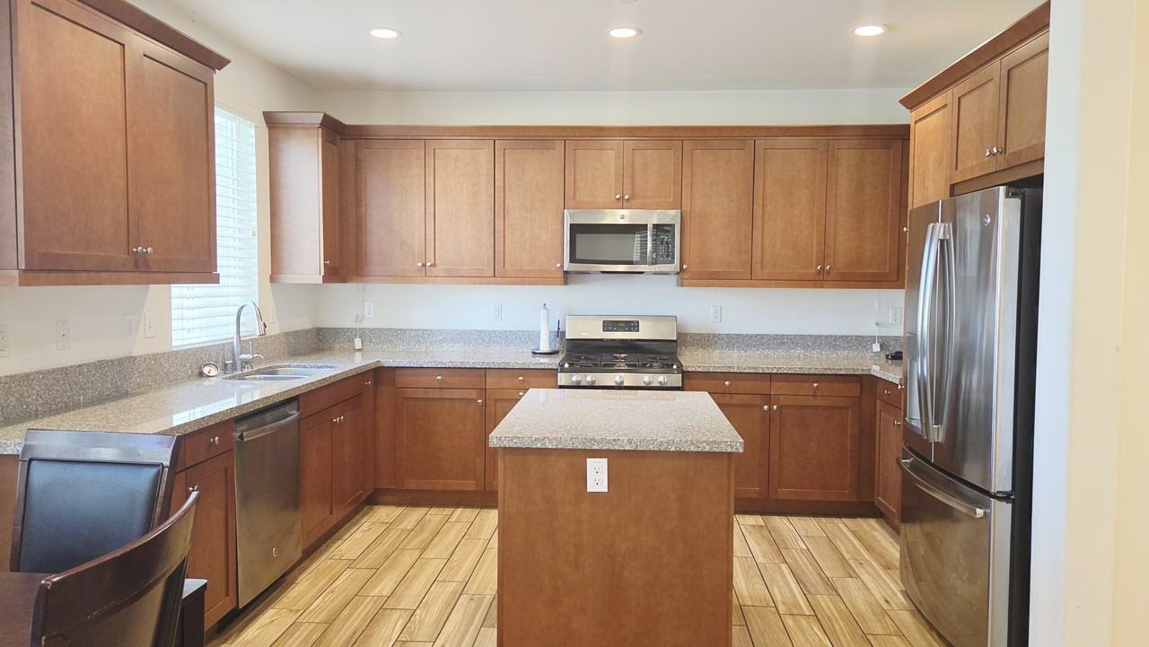24154 Lavendar Dr - Photo 4 of 13