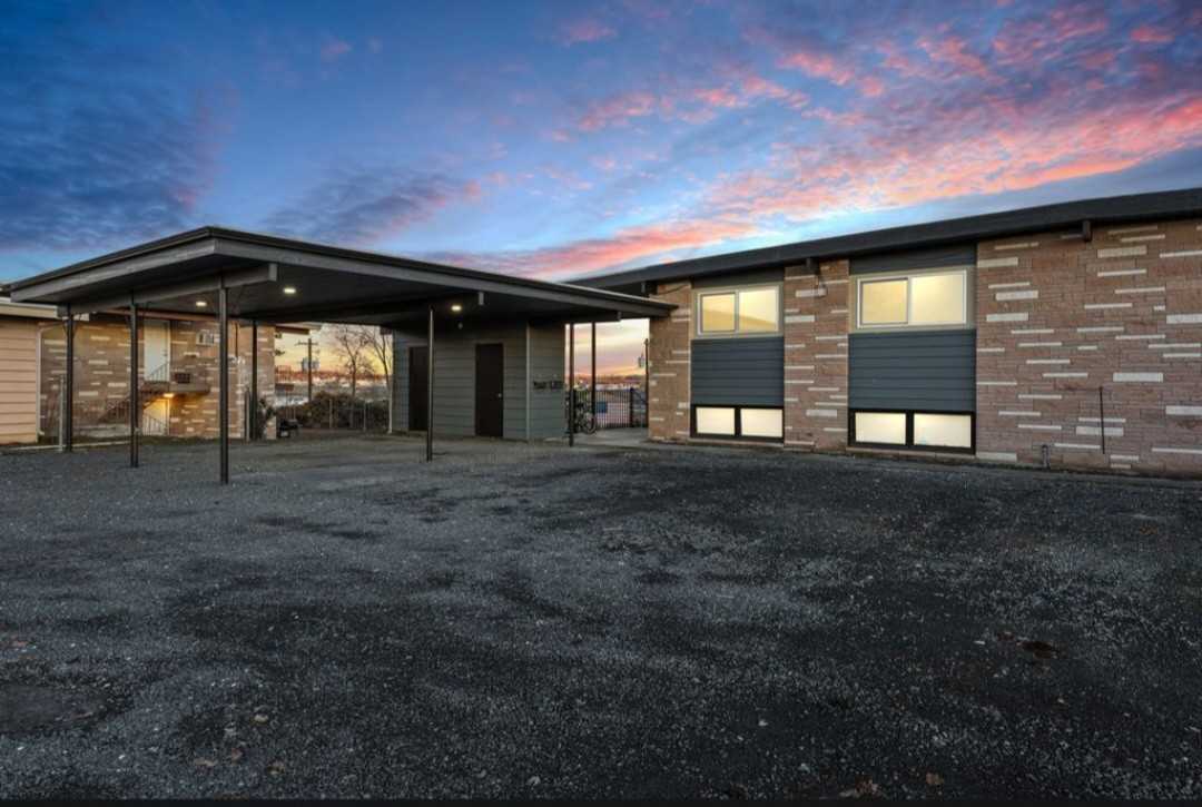 605 W Crest Dr #4 - Photo 4 of 23