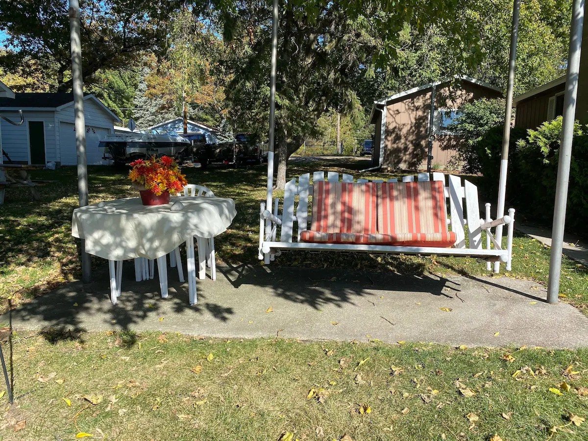 6077 Loud Dr - Photo 3 of 11