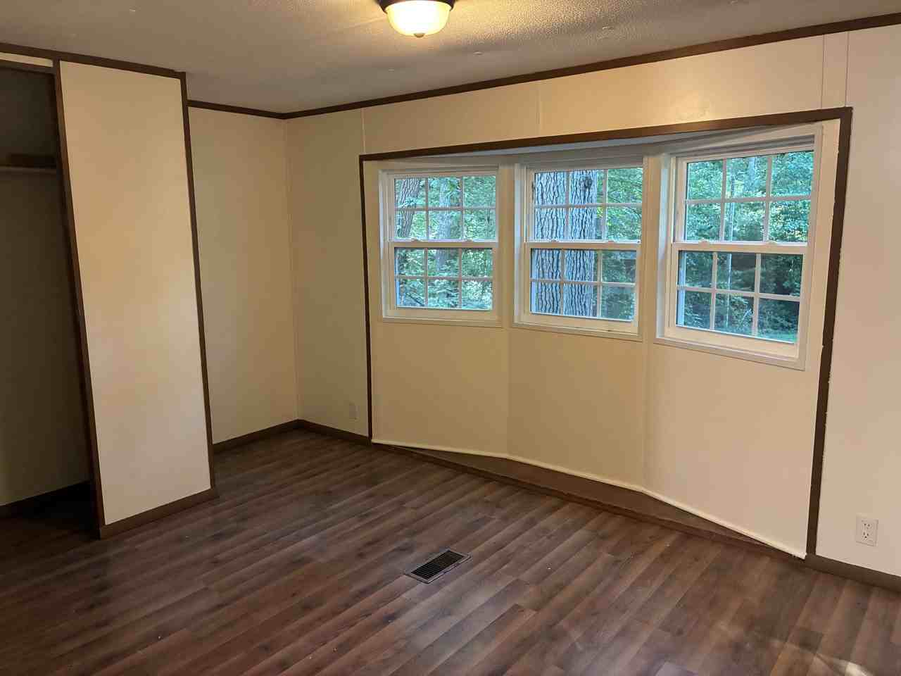 124 Anna Rd - Photo 2 of 12