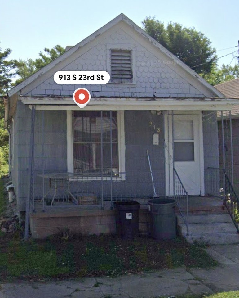 913 S 23rd St - Photo 2 of 2