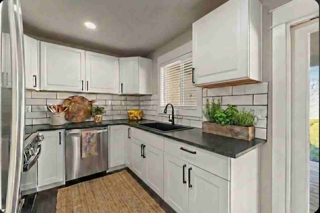 604 W Crest Dr #1 - Photo 5 of 20