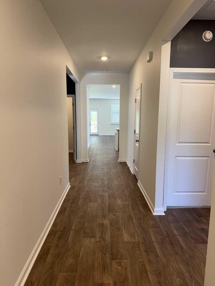 219 Greenwich Dr - Photo 4 of 22