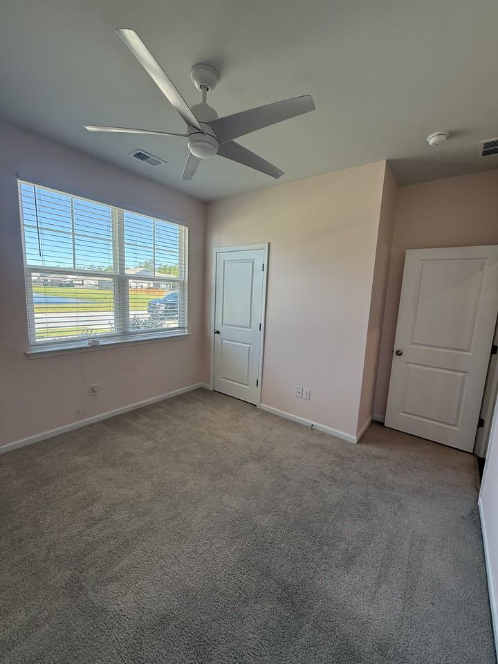 219 Greenwich Dr - Photo 5 of 22