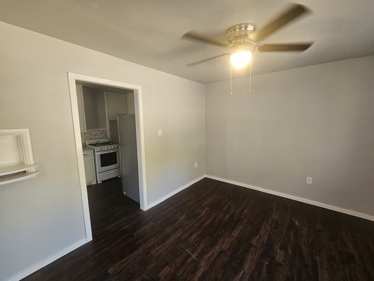 910 Swst - Photo 3 of 8