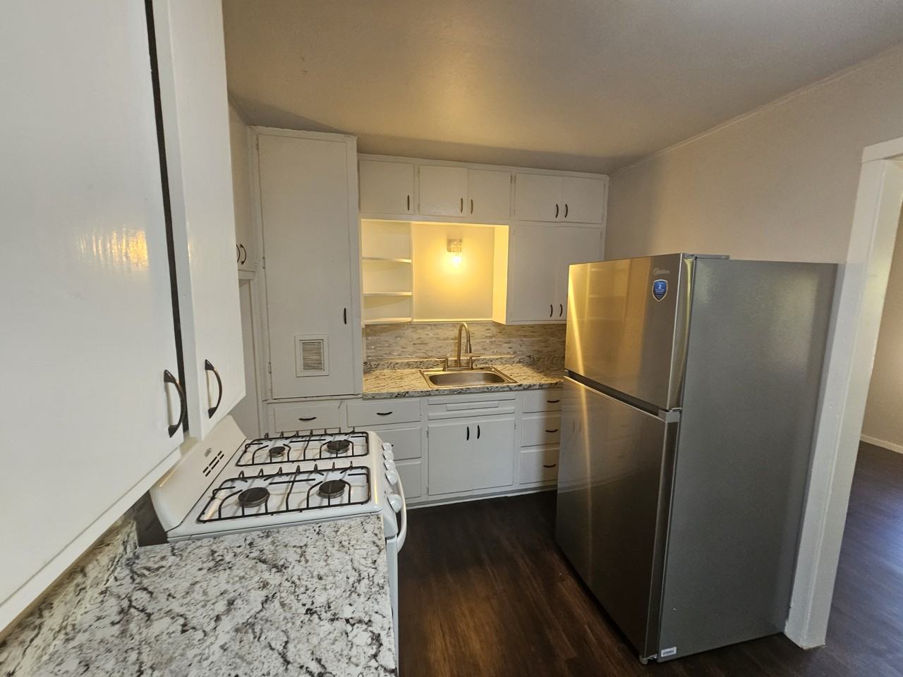 910 Swst - Photo 4 of 8