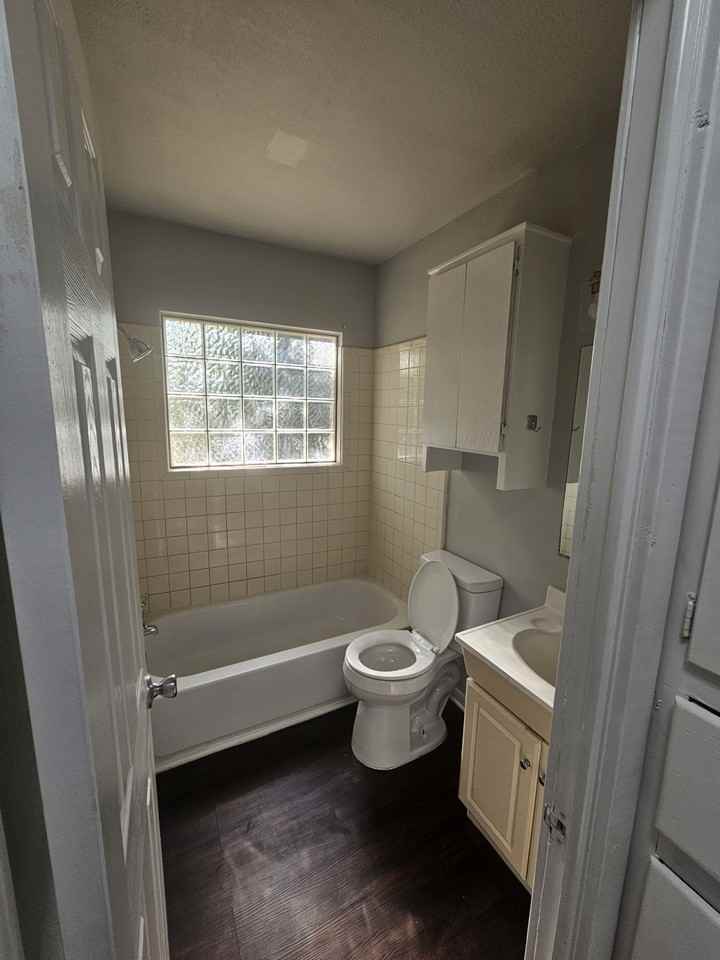910 Swst - Photo 7 of 8
