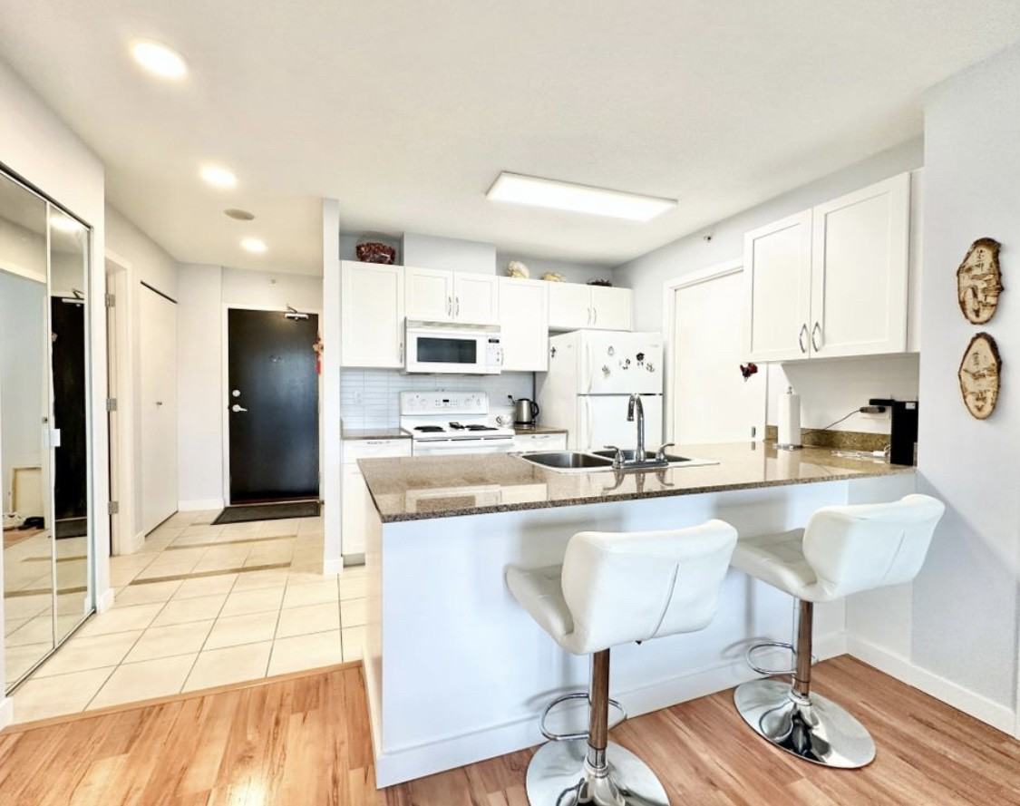 933 Hornby St #608 - Photo 4 of 27