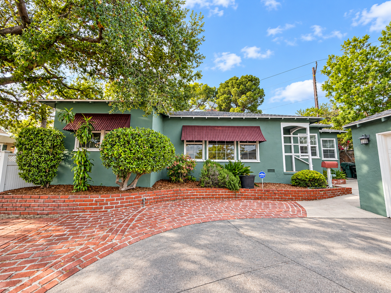 2665 Mayfield Ave - Photo 2 of 26