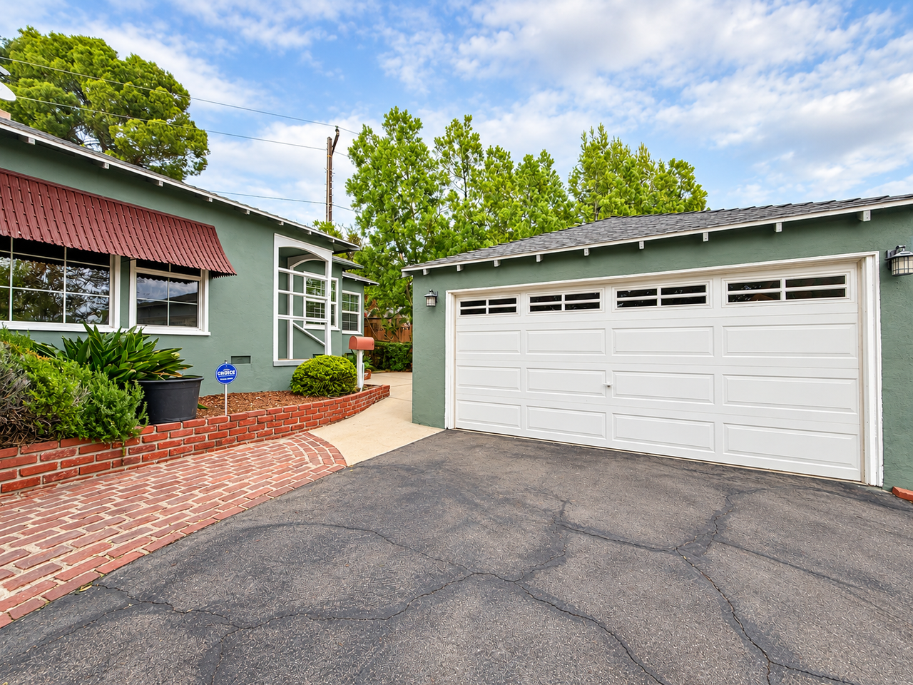 2665 Mayfield Ave - Photo 3 of 26