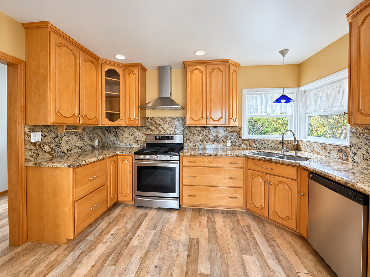 2665 Mayfield Ave - Photo 7 of 26