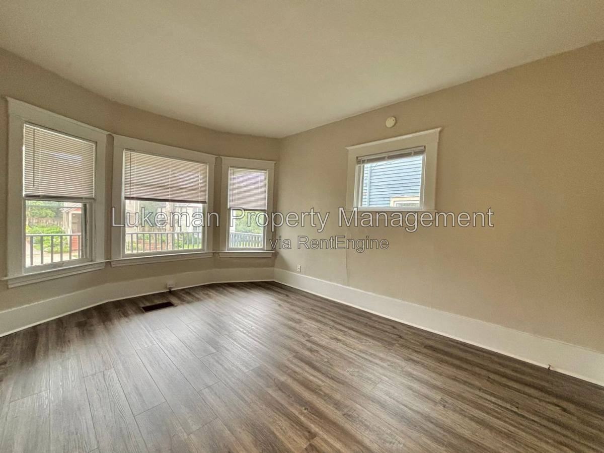1320 S Westnedge Ave #1 - Photo 2 of 9