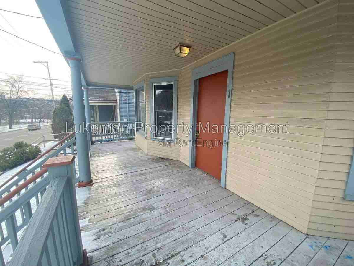1320 S Westnedge Ave #1 - Photo 7 of 9