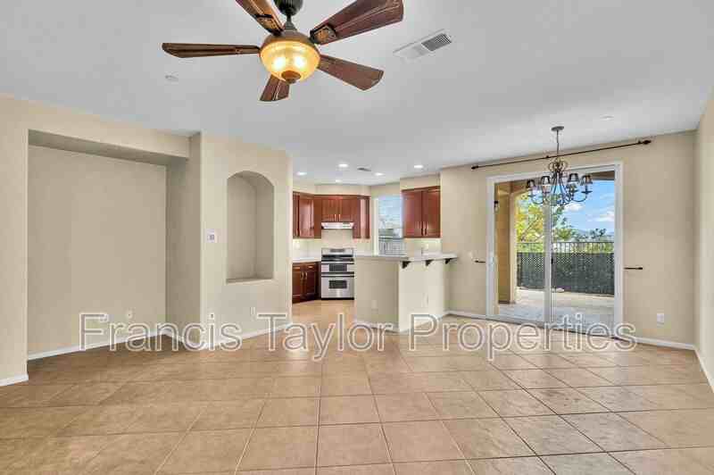 176 Aurora Ave - Photo 4 of 41