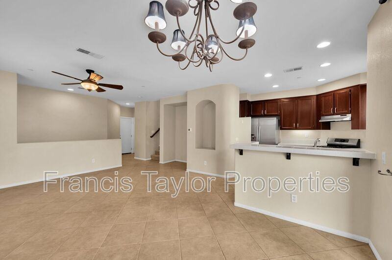 176 Aurora Ave - Photo 6 of 41