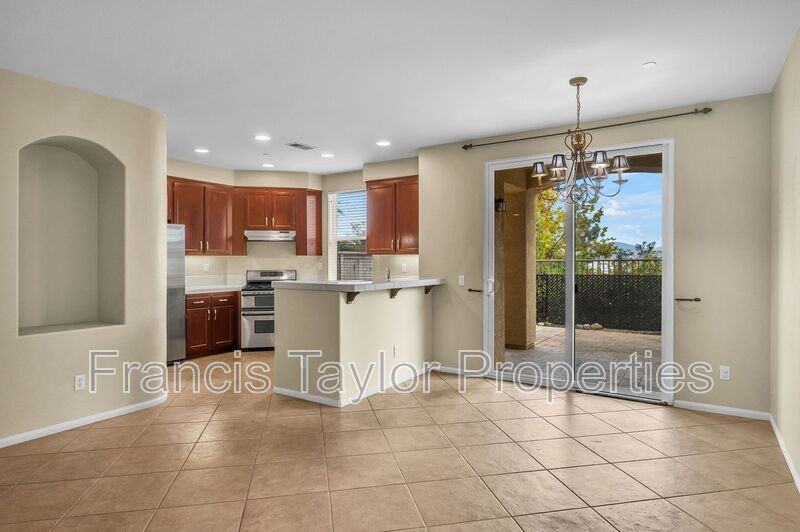176 Aurora Ave - Photo 7 of 41