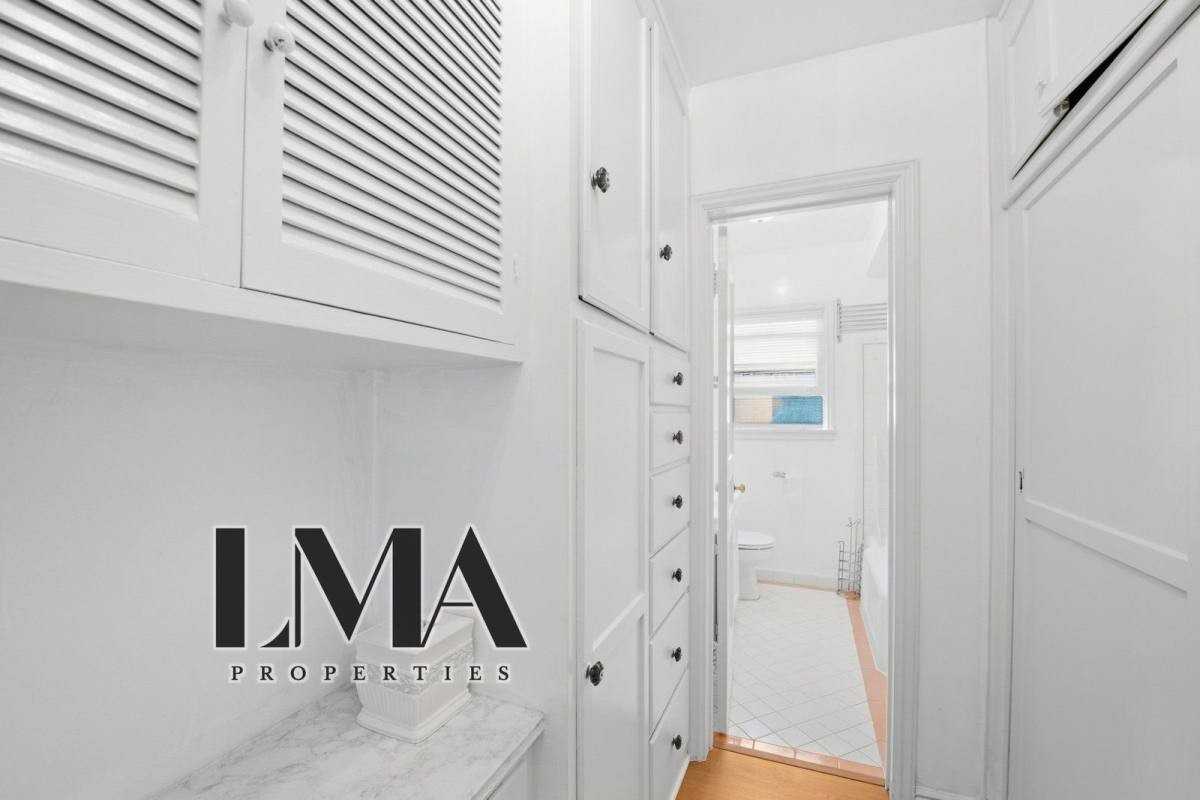 136 S Roxbury Dr #2 - Photo 5 of 14