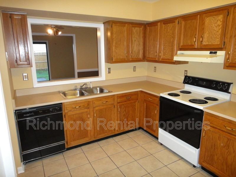 8705 Hermitage Trace Ct - Photo 3 of 16