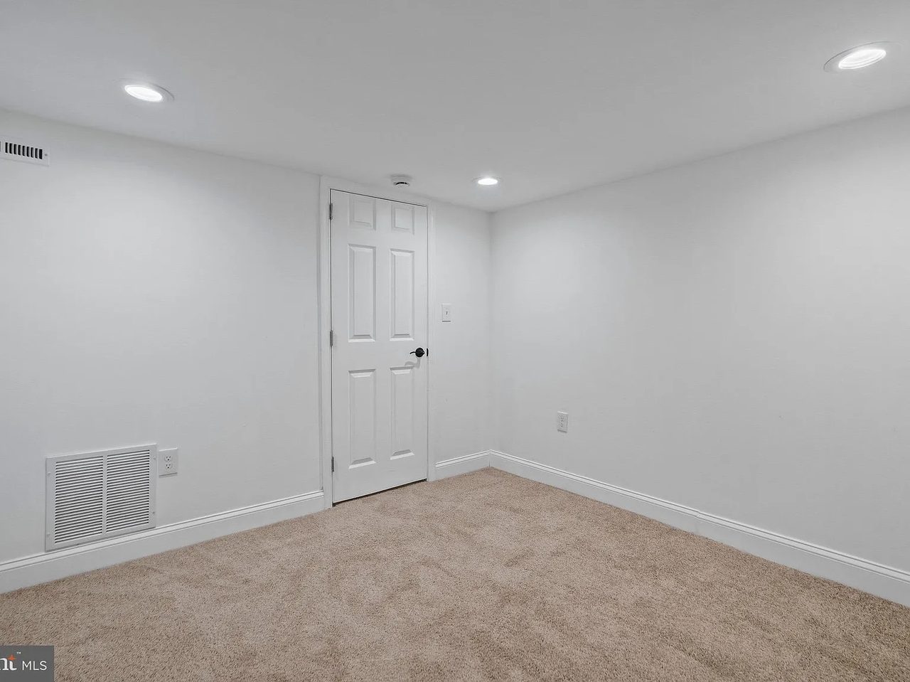 433 N Robinson St #1-3 - Photo 4 of 22