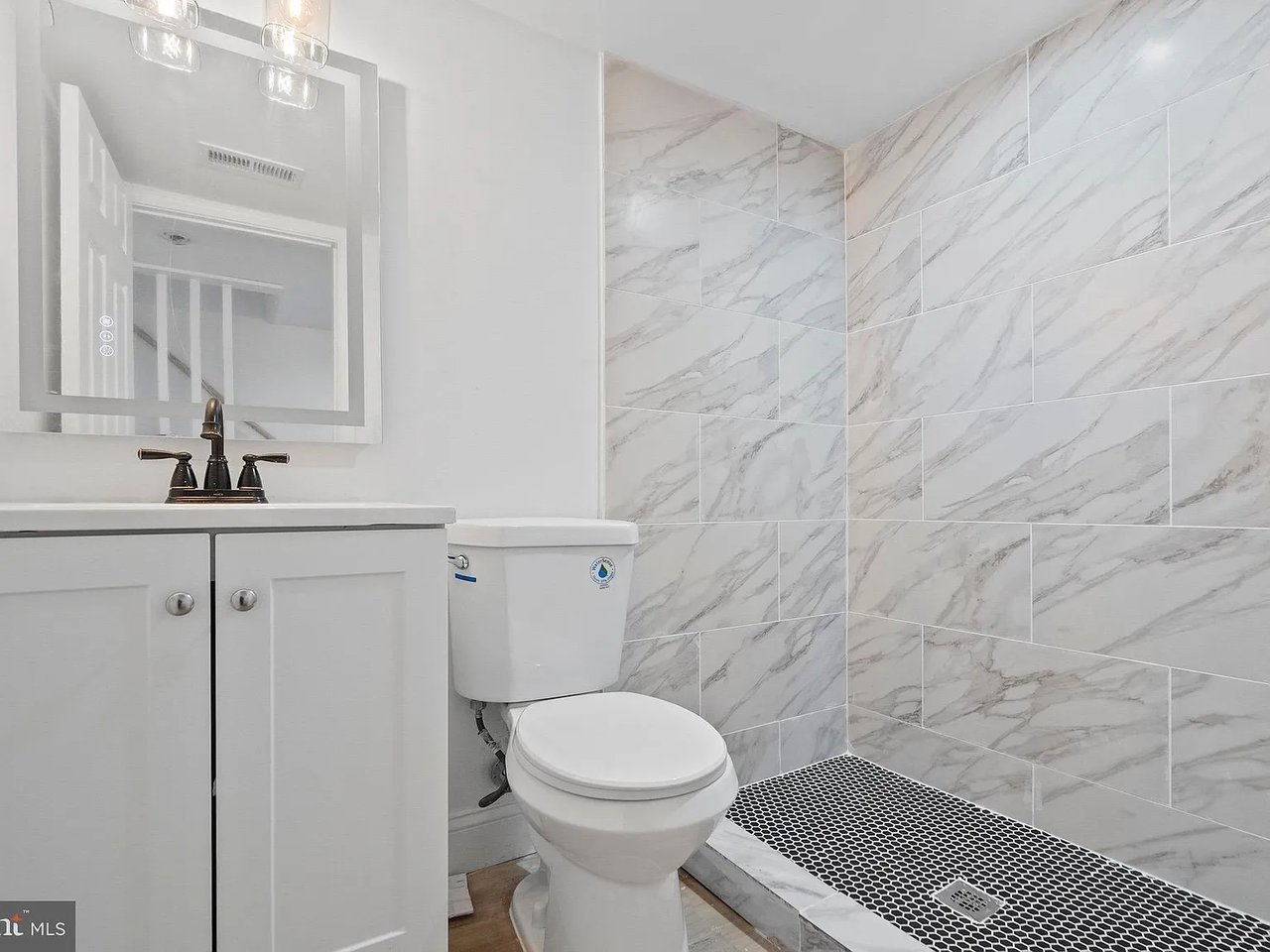 433 N Robinson St #1-3 - Photo 5 of 22