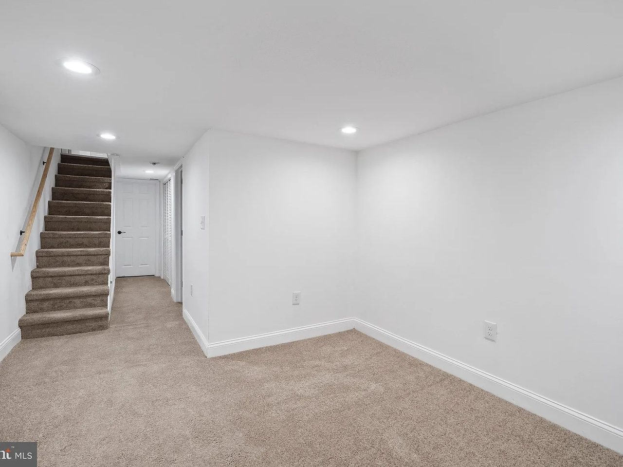 433 N Robinson St #1-3 - Photo 6 of 22