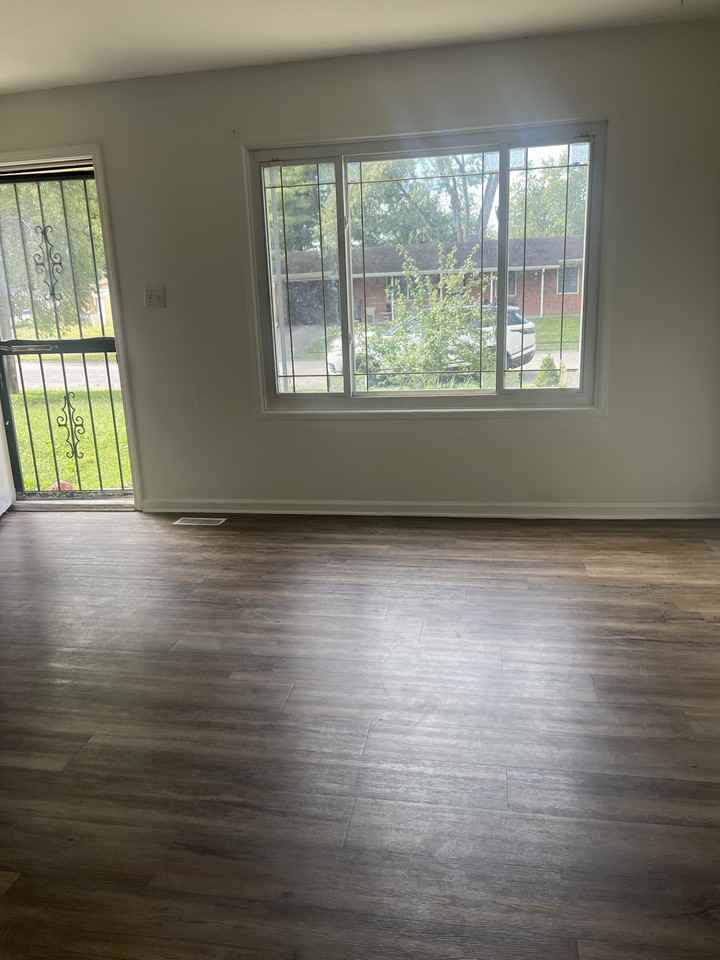 6320 Osborn Dr - Photo 3 of 11
