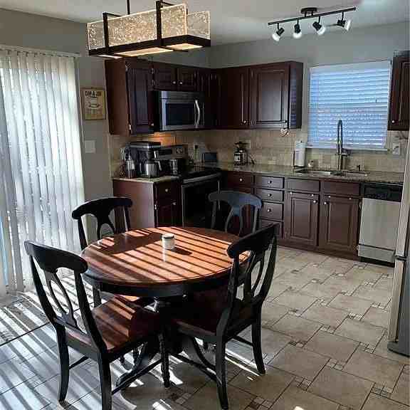 2926 Cripple Creek Ct #2922 - Photo 5 of 6