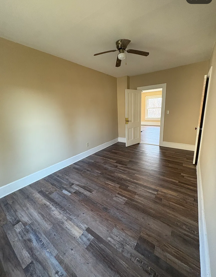 312 S Montgomery St #312 - Photo 4 of 7