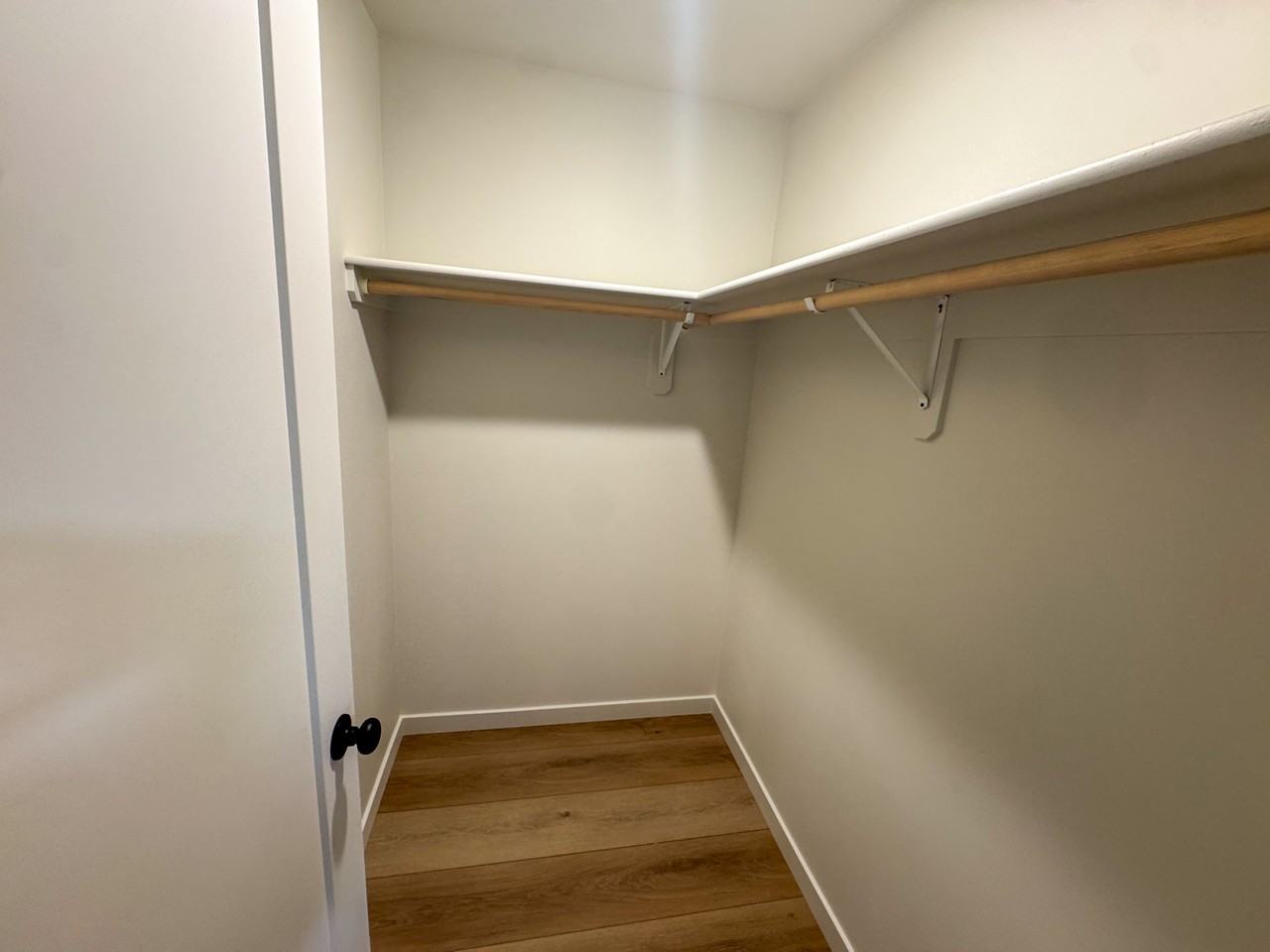 823 9th Ave W - Photo 3 of 27