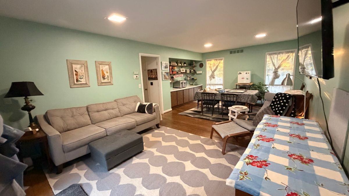 5515 Jessup Rd - Photo 2 of 11