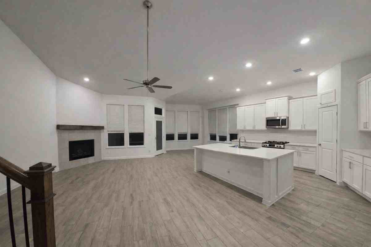 1700 White Ash Way - Photo 6 of 8