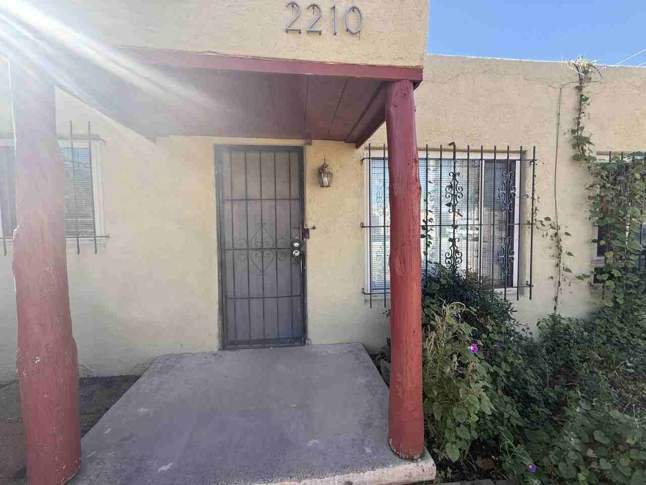 2210 Garfield Ave Se - Photo 2 of 23