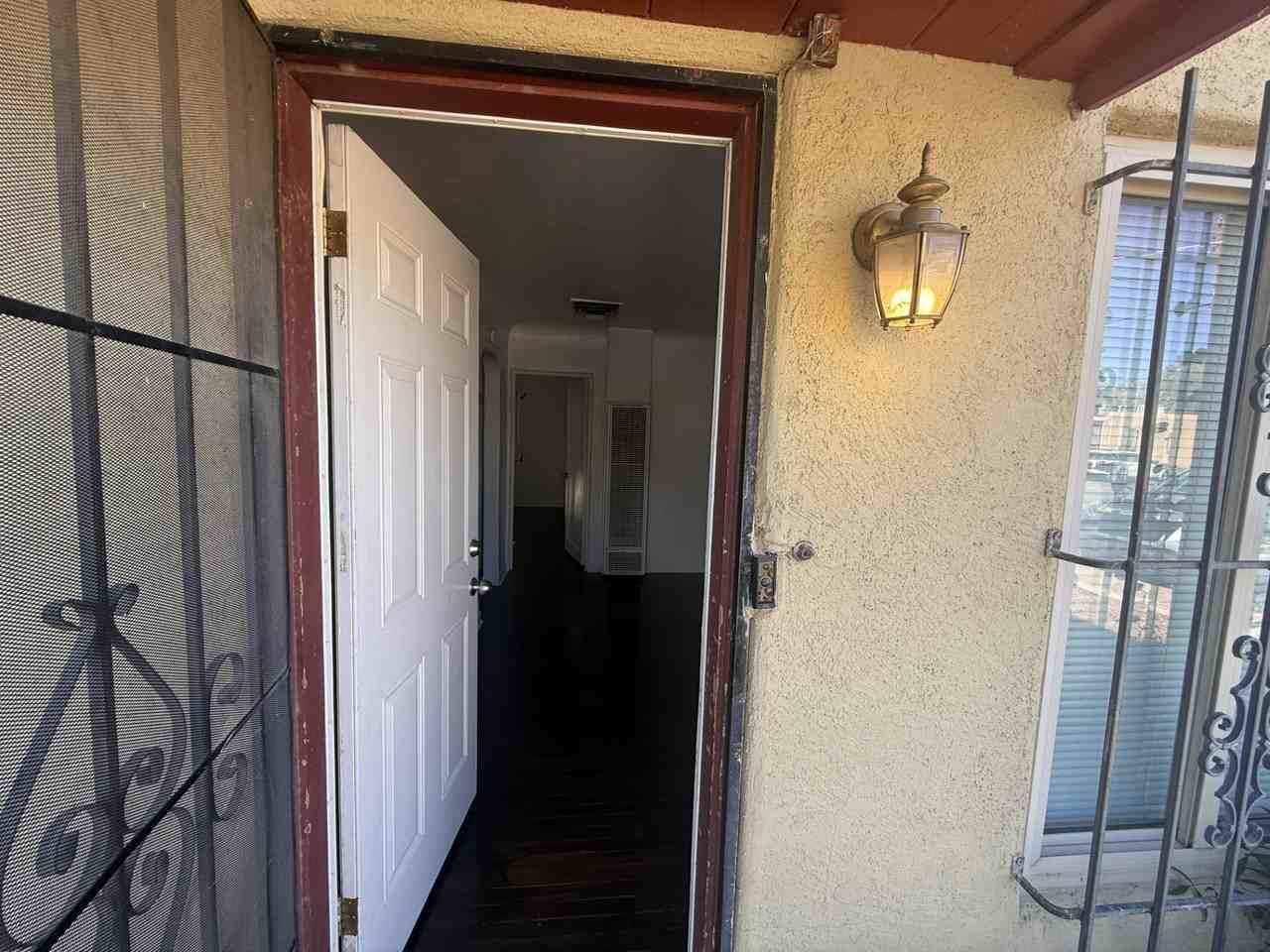 2210 Garfield Ave Se - Photo 3 of 23