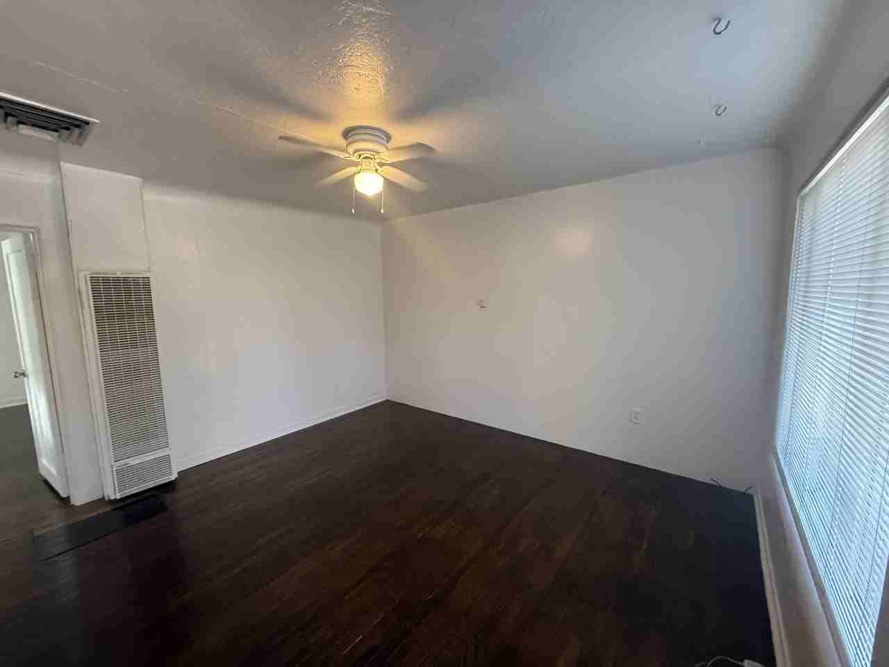 2210 Garfield Ave Se - Photo 5 of 23