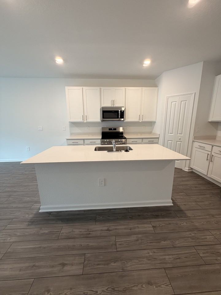 5410 Nw 22nd Dr #5410 - Photo 3 of 20