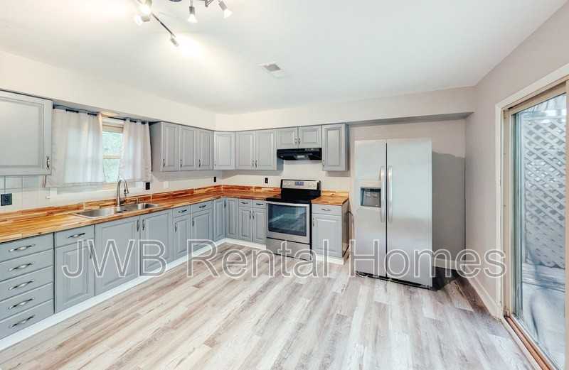 4625 Herta Rd - Photo 2 of 19