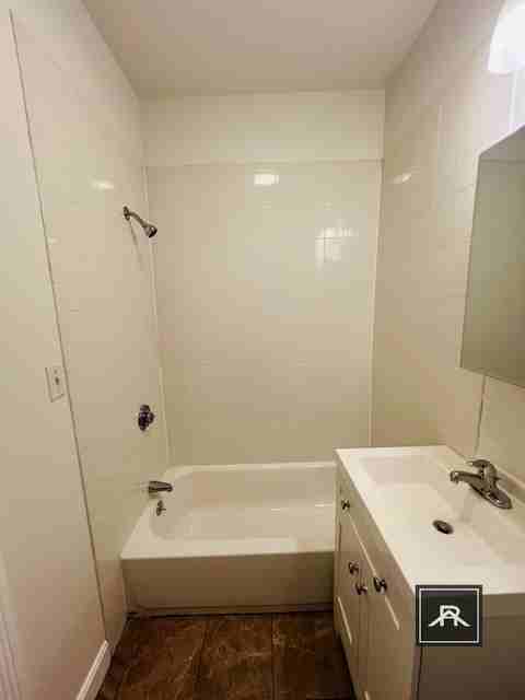 40 Hemenway St #16 - Photo 3 of 13