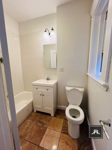 40 Hemenway St #16 - Photo 4 of 13
