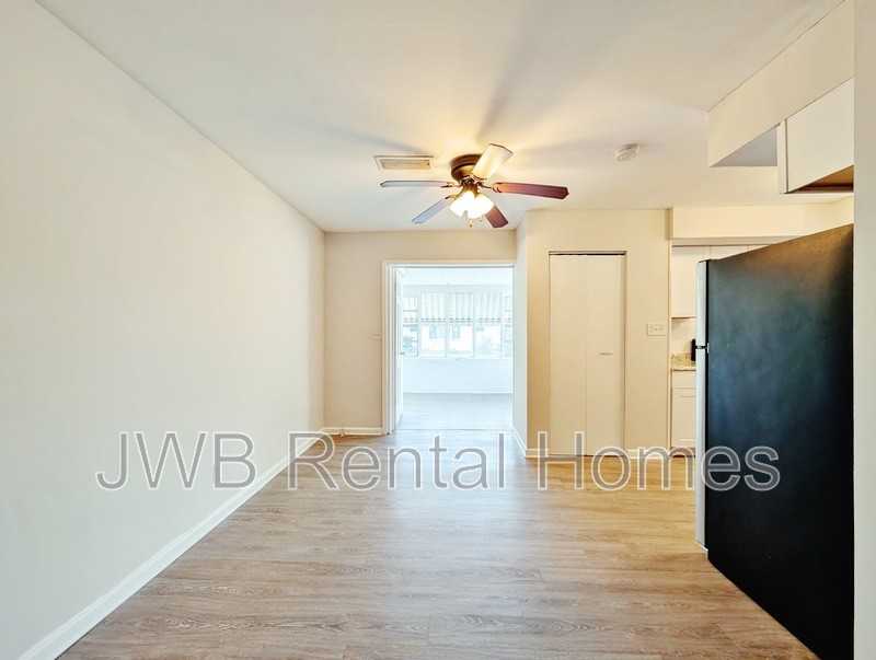 2932 Searchwood Dr - Photo 3 of 14