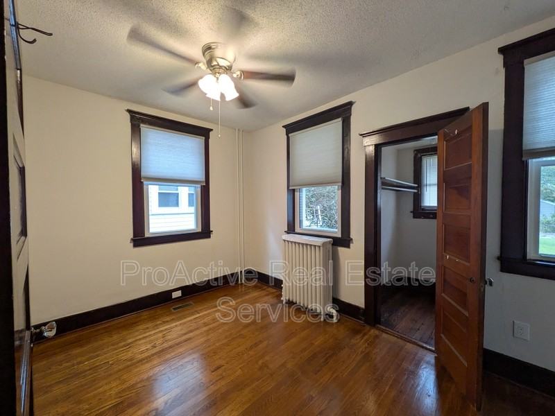 3023 Lorraine Ave - Photo 4 of 16