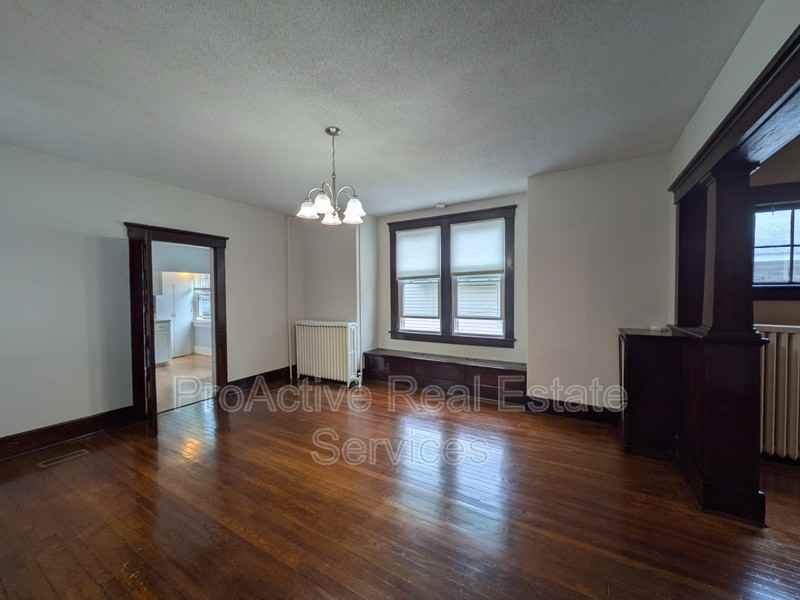 3023 Lorraine Ave - Photo 6 of 16