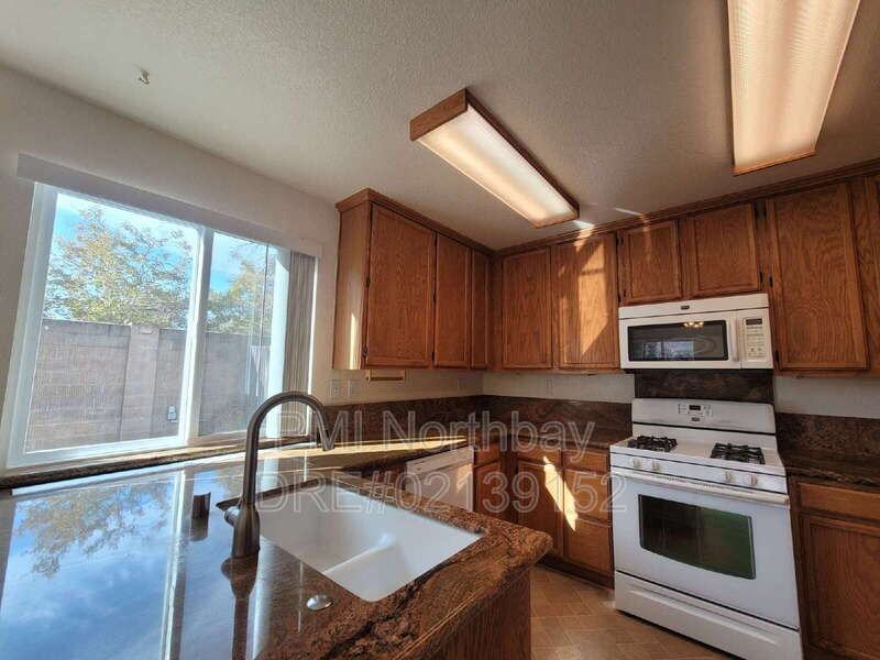 1109 Syracuse Cir - Photo 3 of 11