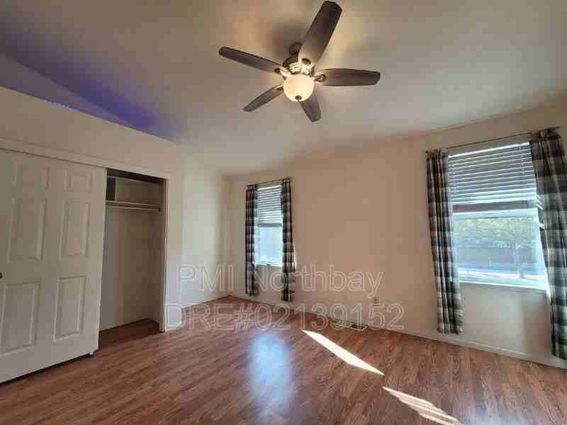 1109 Syracuse Cir - Photo 5 of 11