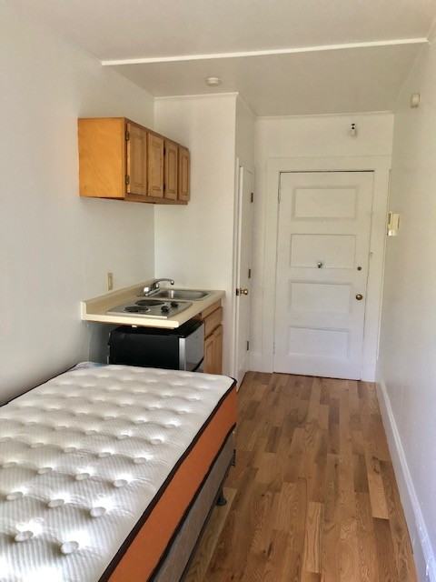 1061 Beacon St #14A - Photo 2 of 4