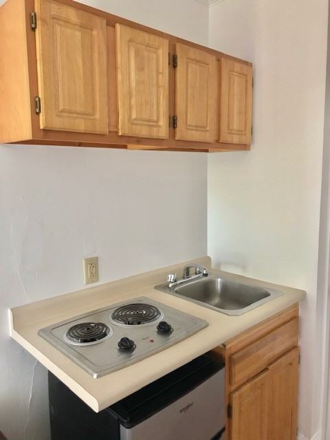 1061 Beacon St #14A - Photo 4 of 4