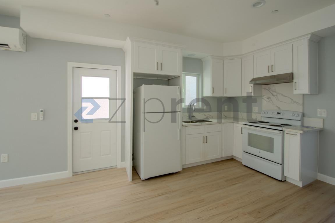 5260 Groveland Dr #1 - Photo 7 of 20