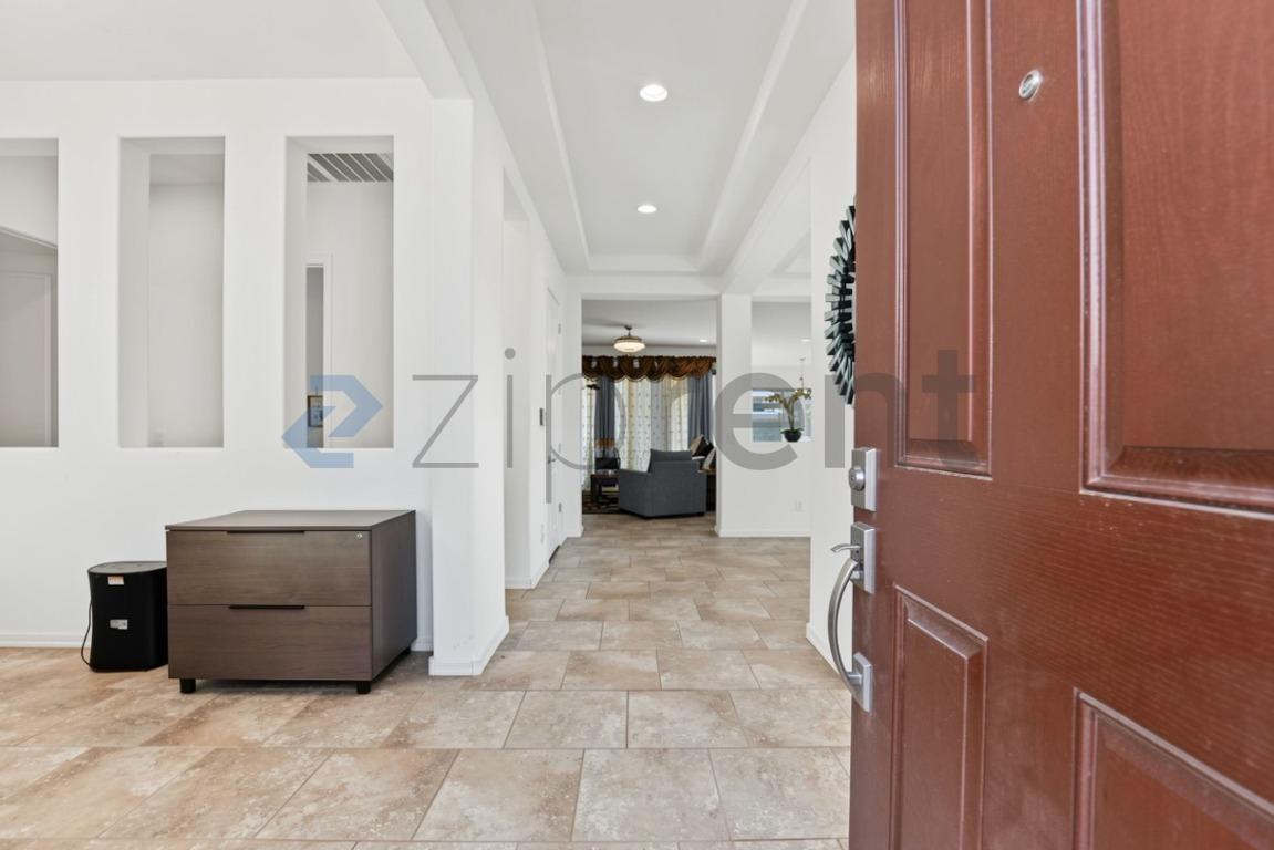22765 E Orion Way - Photo 6 of 38