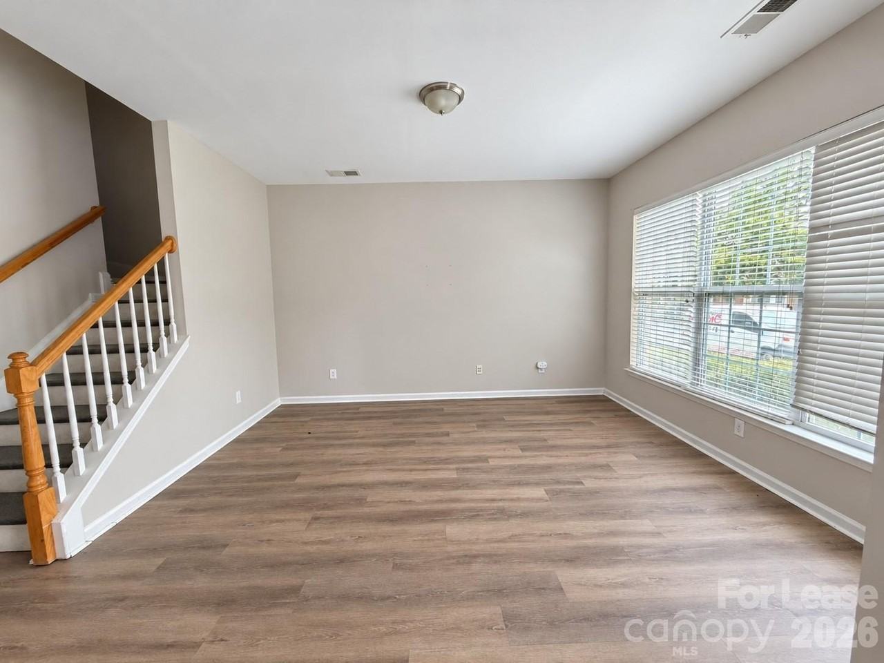 2005 Cambridge Beltway Dr - Photo 2 of 18