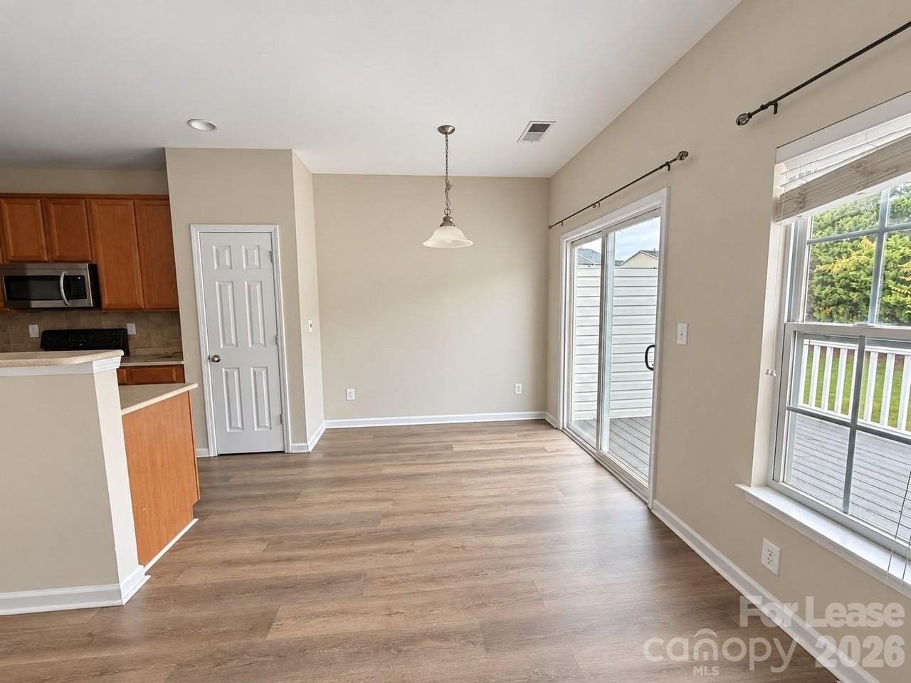 2005 Cambridge Beltway Dr - Photo 5 of 18