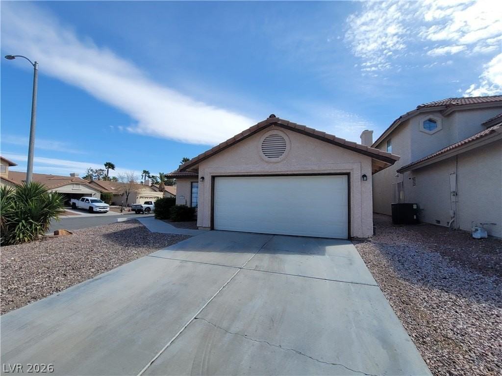 372 Rushing Creek Ct - Photo 4 of 50